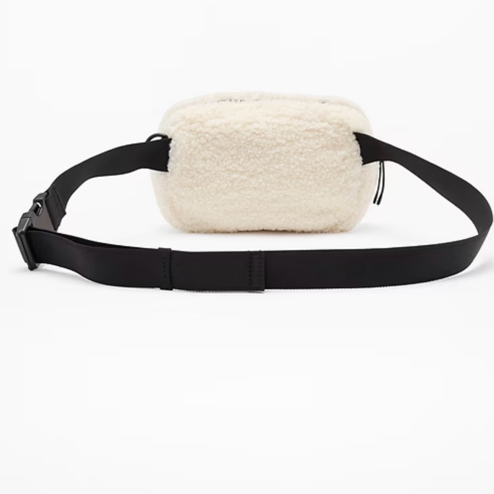 NWT Althleta Girl Always Bone Shearling Belt Bag - Picture 4 of 12